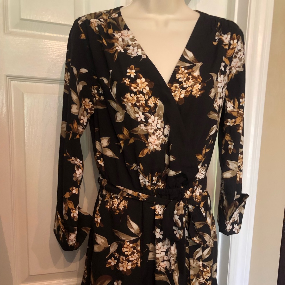 DEX Long sleeve Belted Dress. Size Small